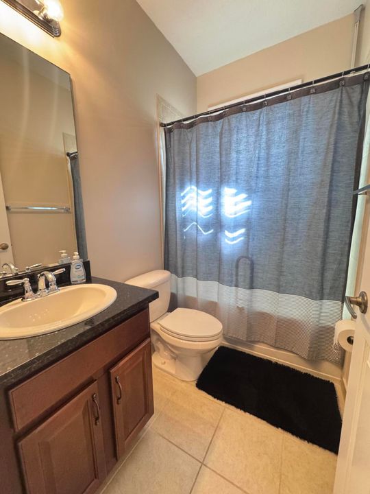 出租: $3,000 (3 贝兹, 2 浴室, 1389 平方英尺)