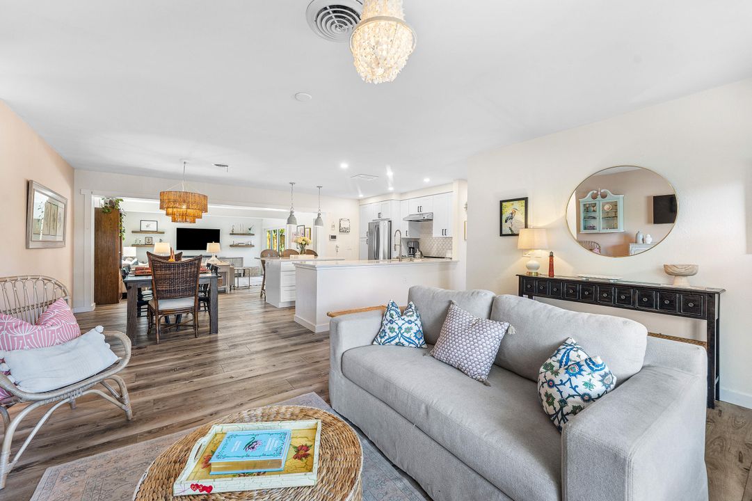 На продажу: $860,000 (4 спален, 2 ванн, 1726 Квадратных фут)