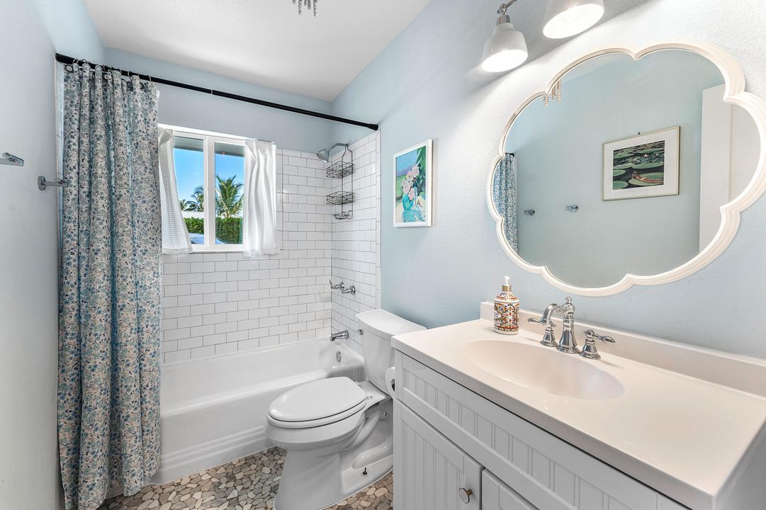 На продажу: $860,000 (4 спален, 2 ванн, 1726 Квадратных фут)