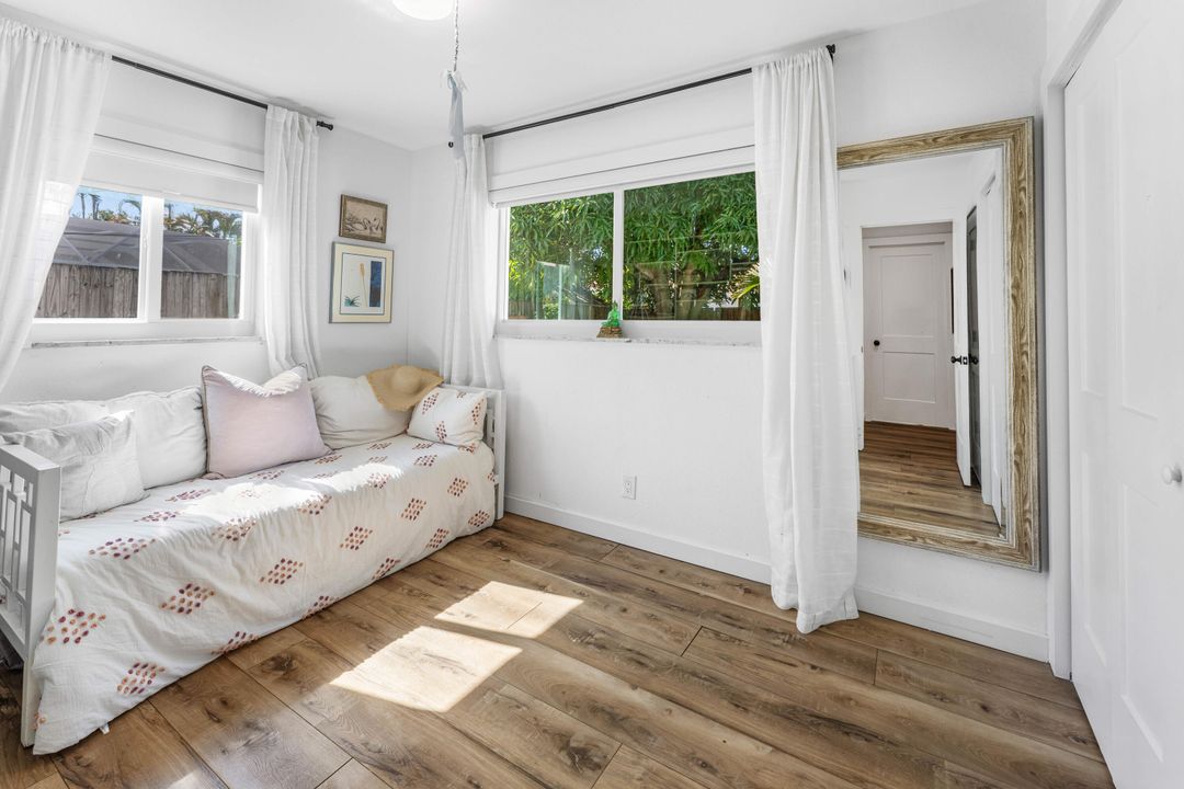 На продажу: $860,000 (4 спален, 2 ванн, 1726 Квадратных фут)