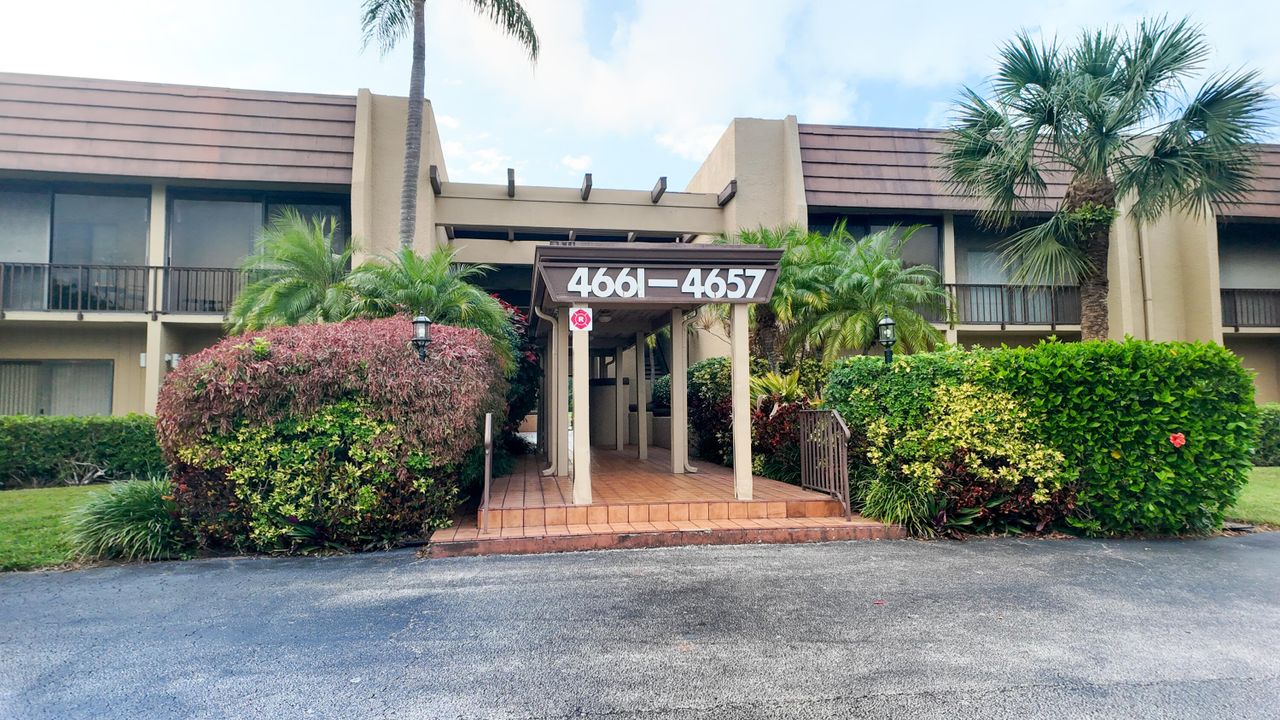 待售: $195,000 (2 贝兹, 2 浴室, 1334 平方英尺)