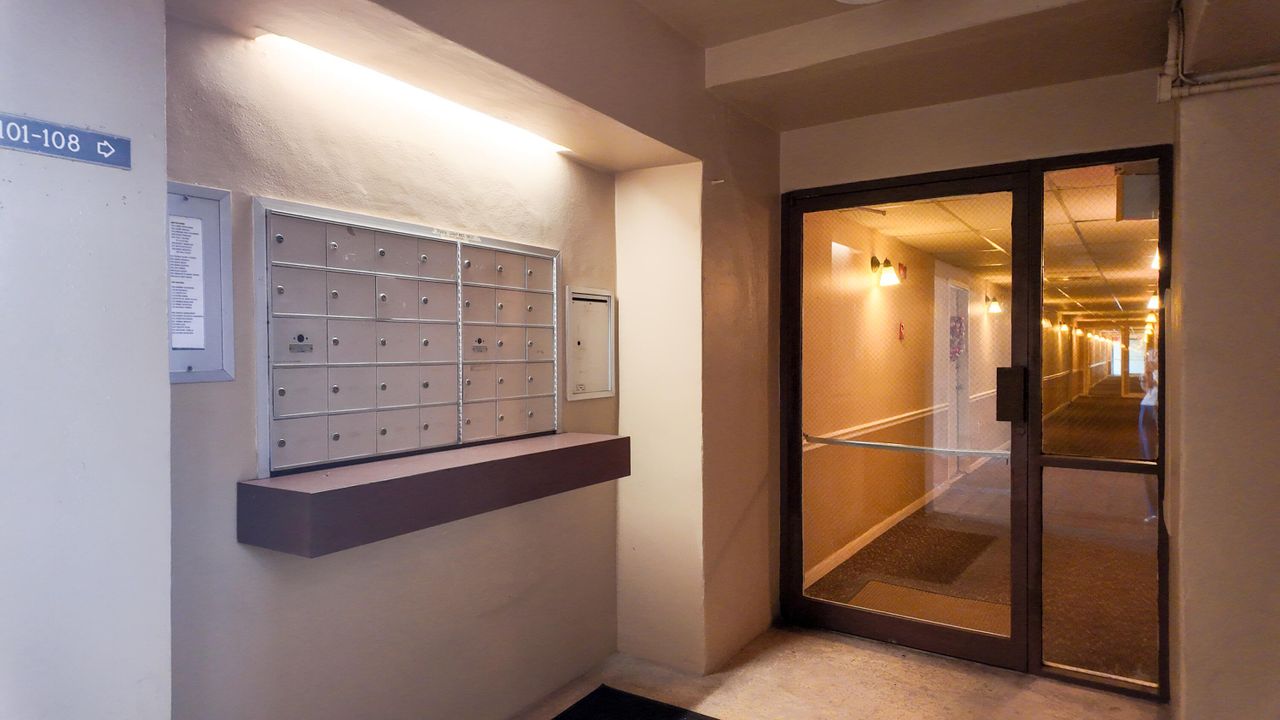 待售: $195,000 (2 贝兹, 2 浴室, 1334 平方英尺)