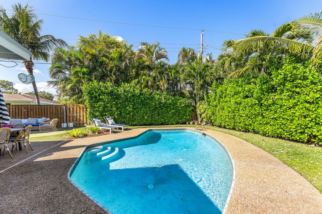 На продажу: $860,000 (4 спален, 2 ванн, 1726 Квадратных фут)