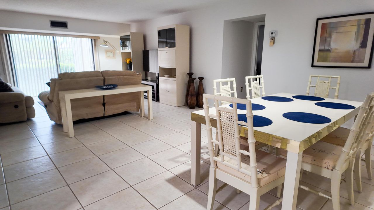 待售: $195,000 (2 贝兹, 2 浴室, 1334 平方英尺)