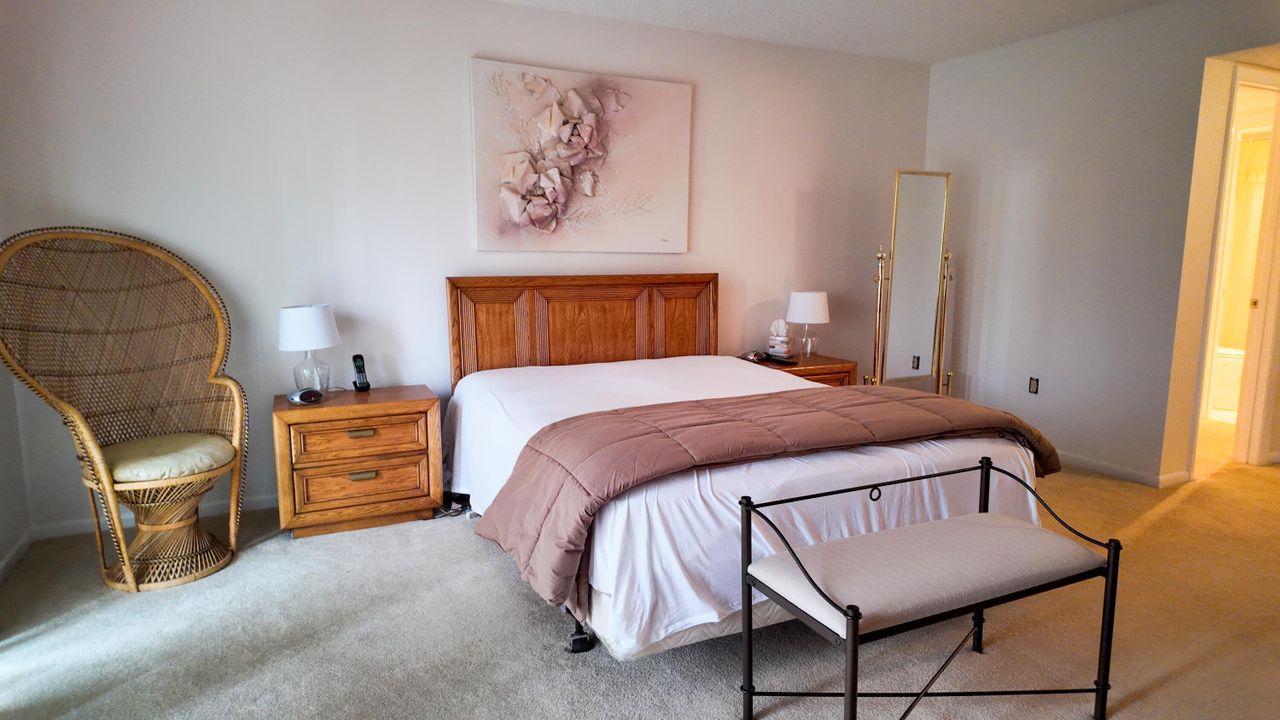 待售: $195,000 (2 贝兹, 2 浴室, 1334 平方英尺)