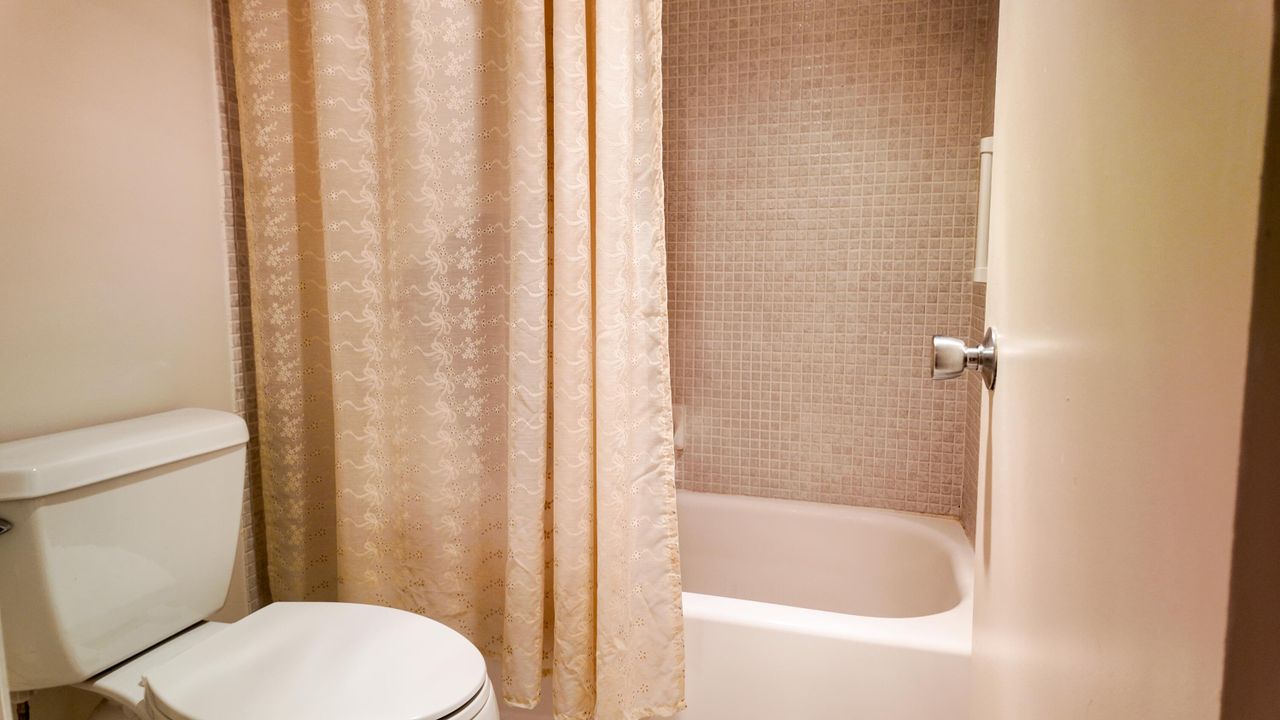 待售: $195,000 (2 贝兹, 2 浴室, 1334 平方英尺)