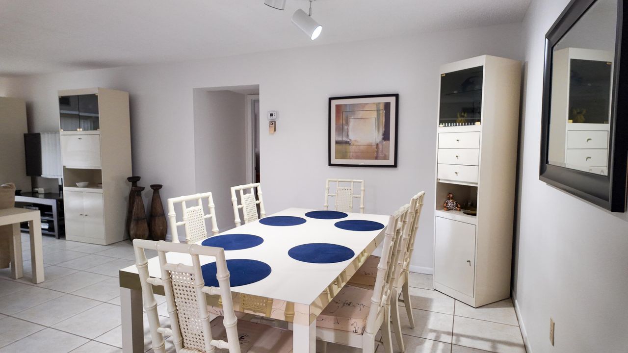 待售: $195,000 (2 贝兹, 2 浴室, 1334 平方英尺)