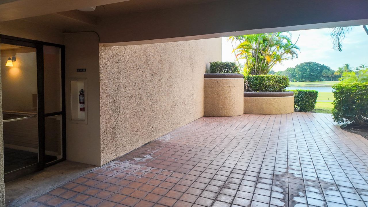 待售: $195,000 (2 贝兹, 2 浴室, 1334 平方英尺)