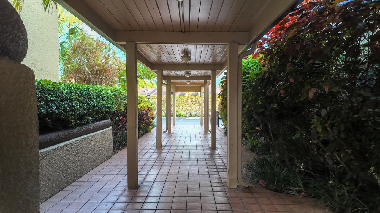 待售: $195,000 (2 贝兹, 2 浴室, 1334 平方英尺)