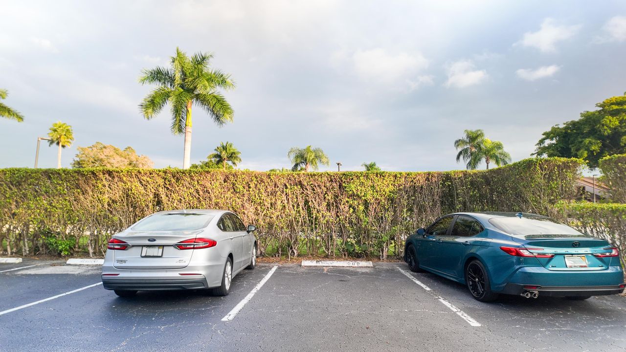 待售: $195,000 (2 贝兹, 2 浴室, 1334 平方英尺)