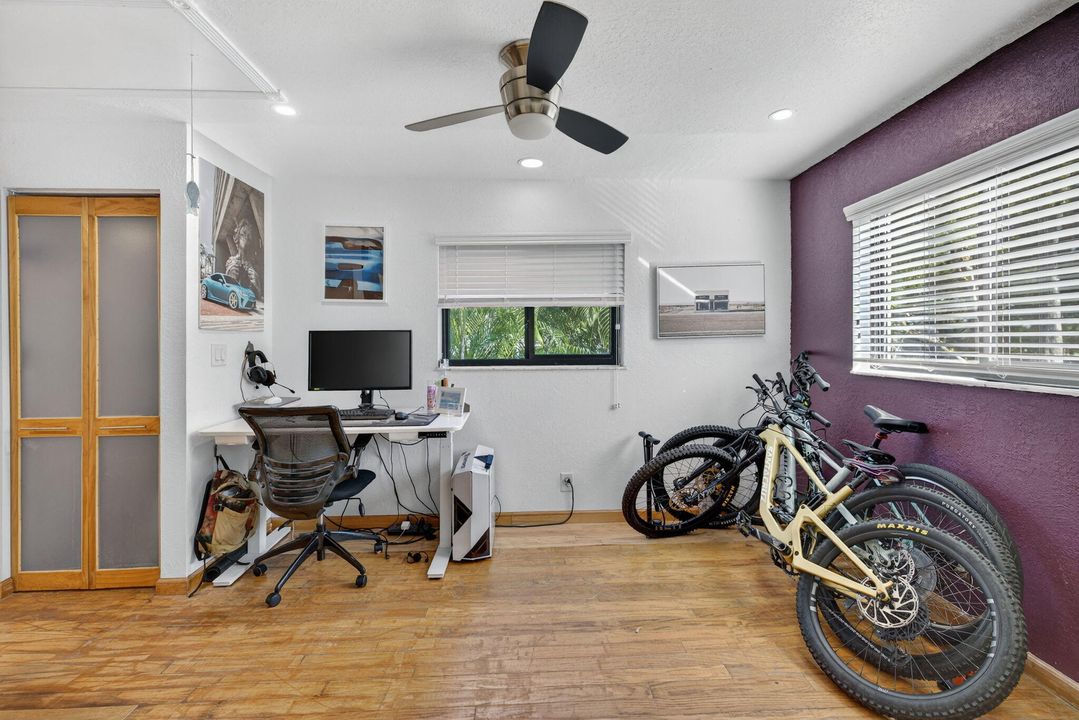 For Sale: $310,000 (2 beds, 2 baths, 1275 Square Feet)