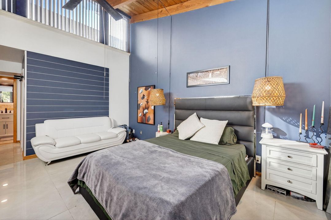 For Sale: $310,000 (2 beds, 2 baths, 1275 Square Feet)