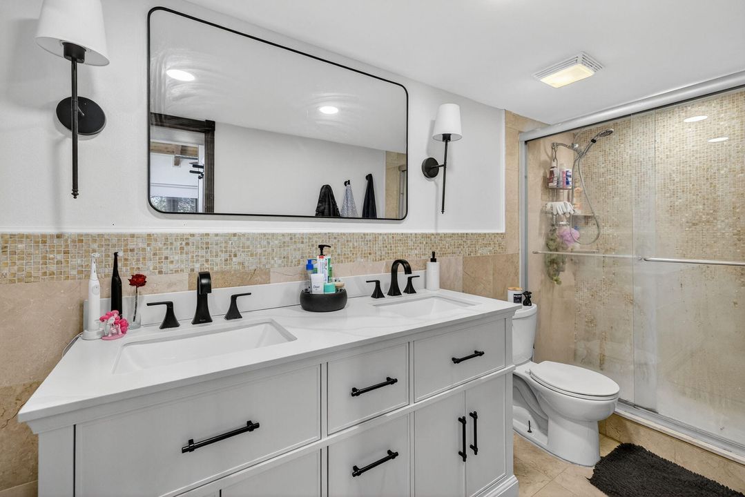 For Sale: $310,000 (2 beds, 2 baths, 1275 Square Feet)