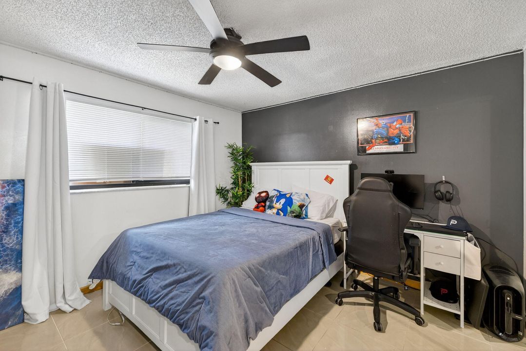 For Sale: $310,000 (2 beds, 2 baths, 1275 Square Feet)