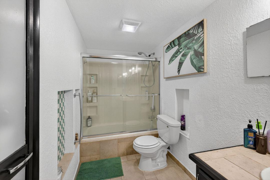 For Sale: $310,000 (2 beds, 2 baths, 1275 Square Feet)