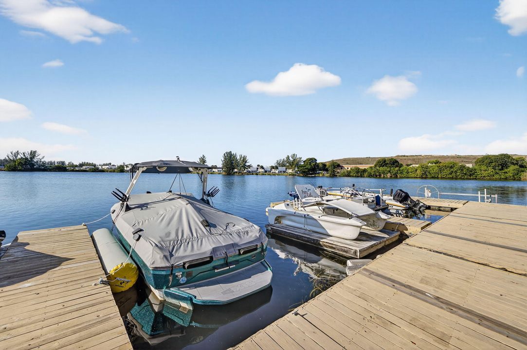 For Sale: $310,000 (2 beds, 2 baths, 1275 Square Feet)