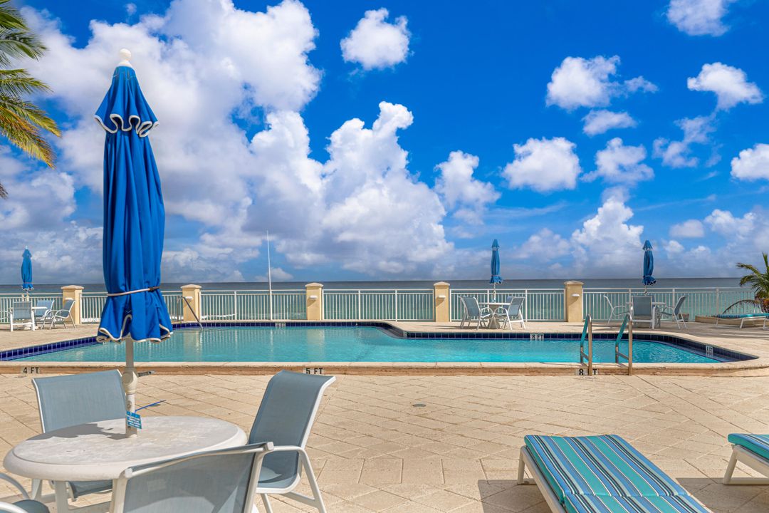 For Sale: $490,000 (2 beds, 2 baths, 1395 Square Feet)