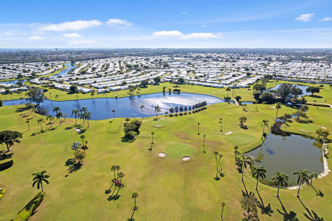 For Sale: $285,000 (2 beds, 1 baths, 1011 Square Feet)