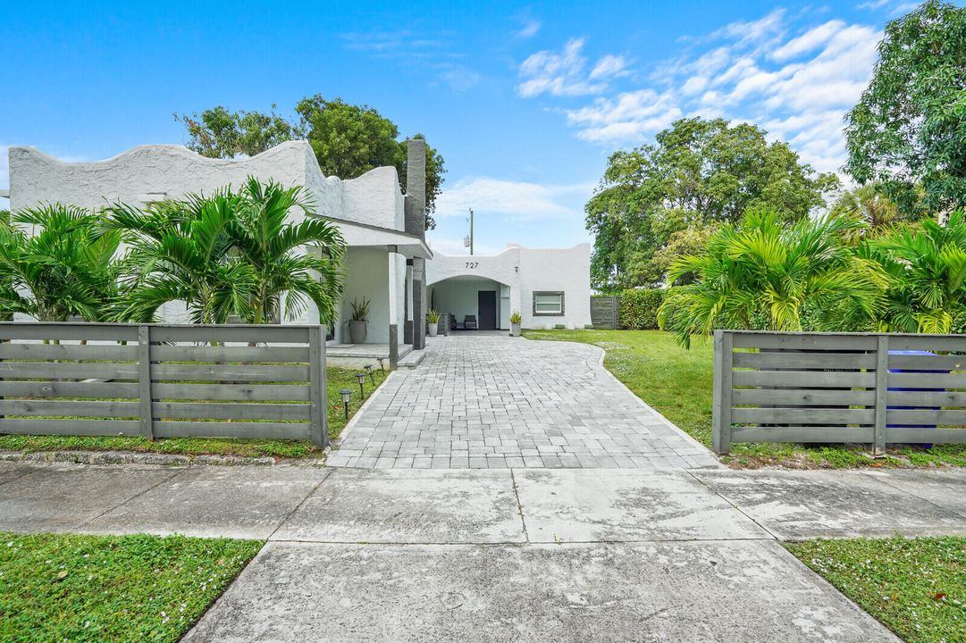 For Rent: $7,200 (3 beds, 3 baths, 1667 Square Feet)