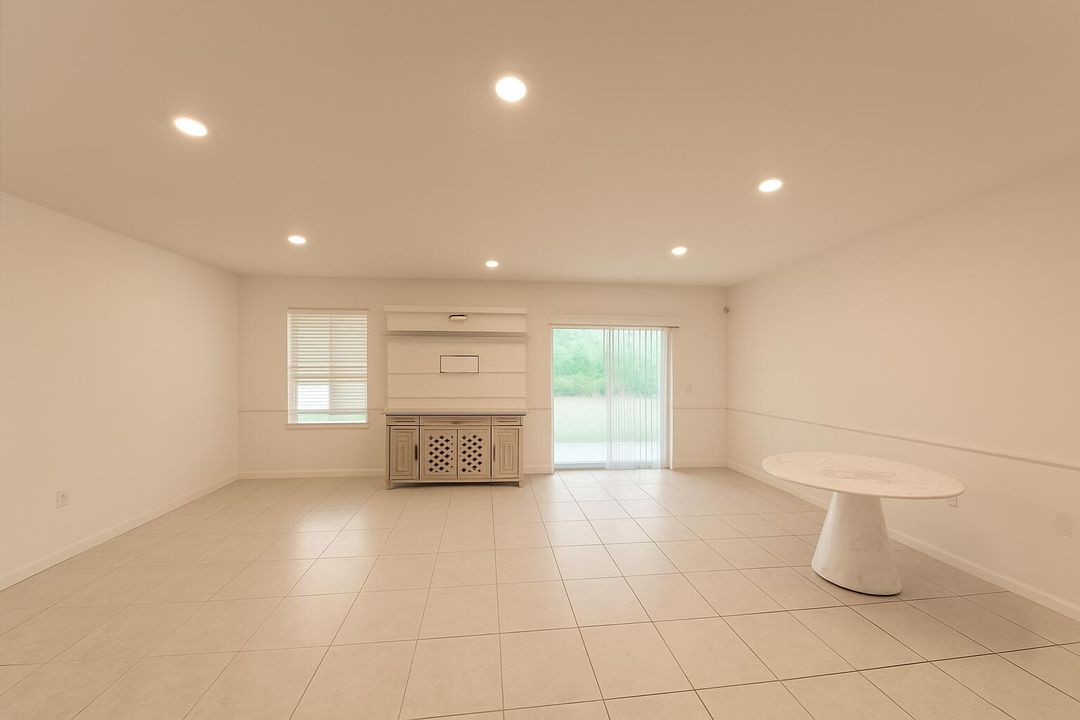 For Rent: $2,900 (4 beds, 2 baths, 2059 Square Feet)