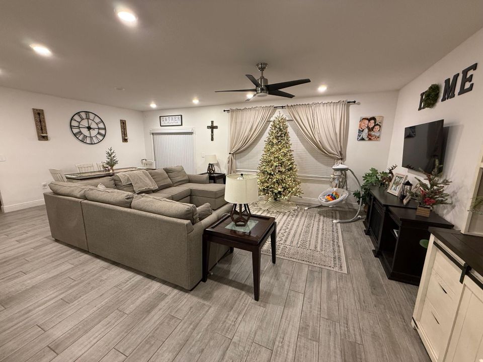 For Sale: $505,000 (4 beds, 3 baths, 2274 Square Feet)