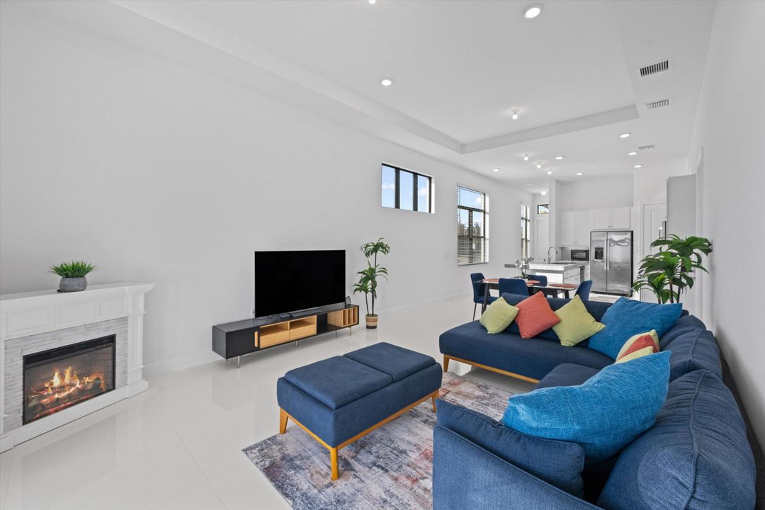 For Rent: $3,650 (3 beds, 2 baths, 1787 Square Feet)