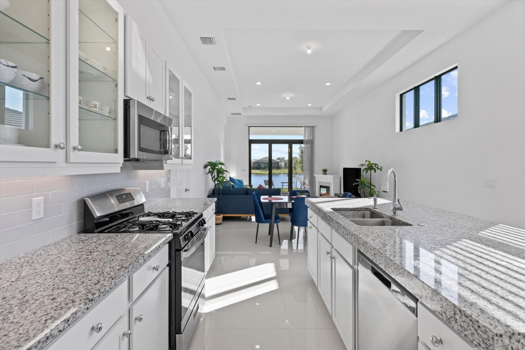 For Rent: $3,650 (3 beds, 2 baths, 1787 Square Feet)