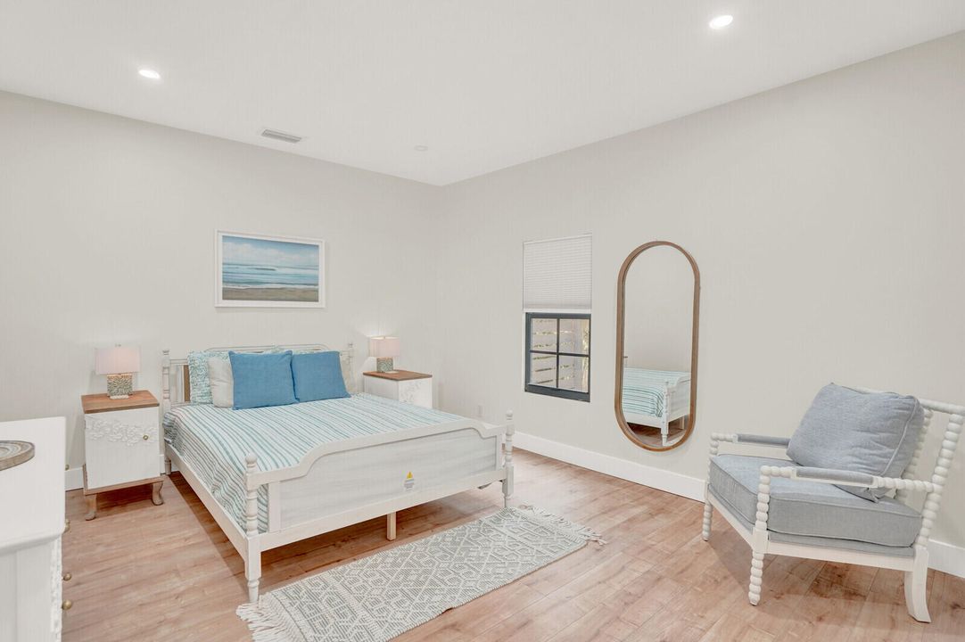 For Rent: $7,200 (3 beds, 3 baths, 1667 Square Feet)