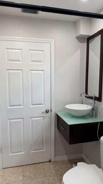 En Venta: $485,000 (4 camas, 2 baños, 1556 Pies cuadrados)