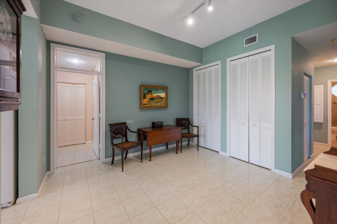 For Sale: $95,000 (2 beds, 2 baths, 1420 Square Feet)