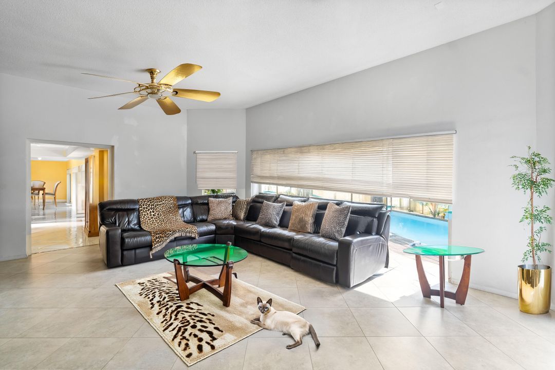 待售: $1,425,000 (5 贝兹, 4 浴室, 4338 平方英尺)