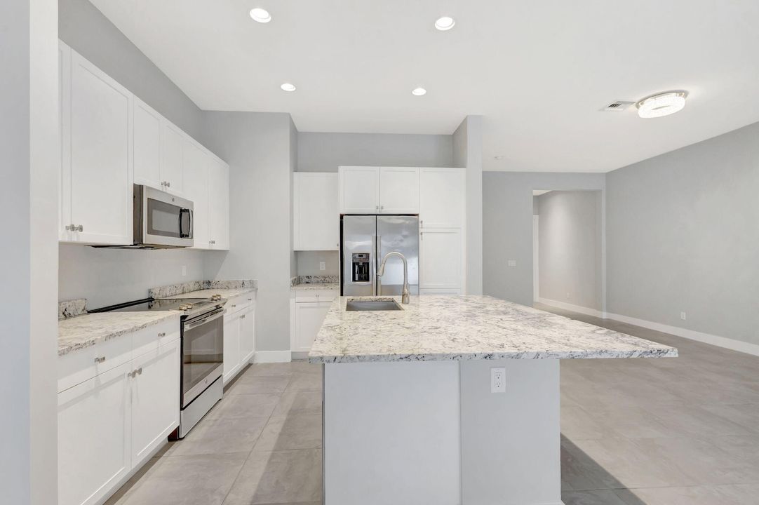 En Renta: $4,350 (3 camas, 2 baños, 2144 Pies cuadrados)