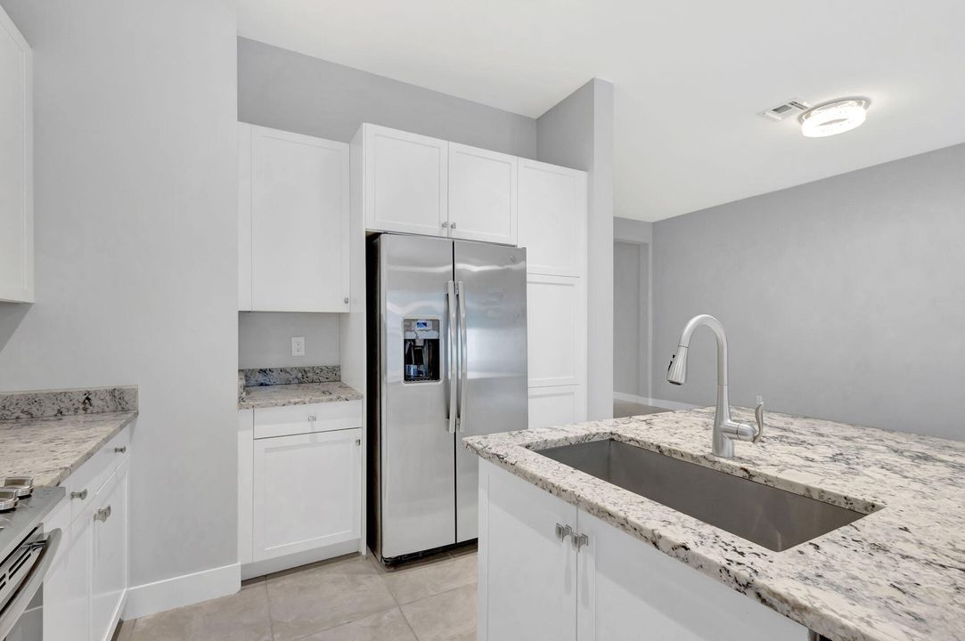 En Renta: $4,350 (3 camas, 2 baños, 2144 Pies cuadrados)