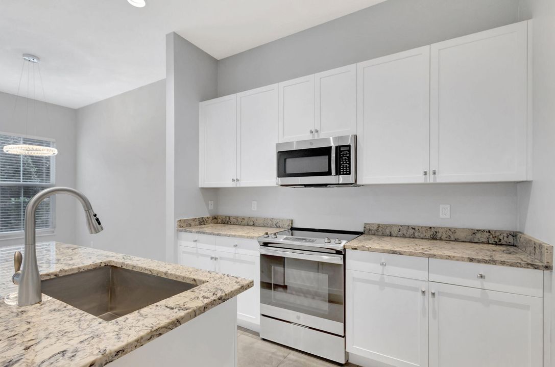 En Renta: $4,350 (3 camas, 2 baños, 2144 Pies cuadrados)