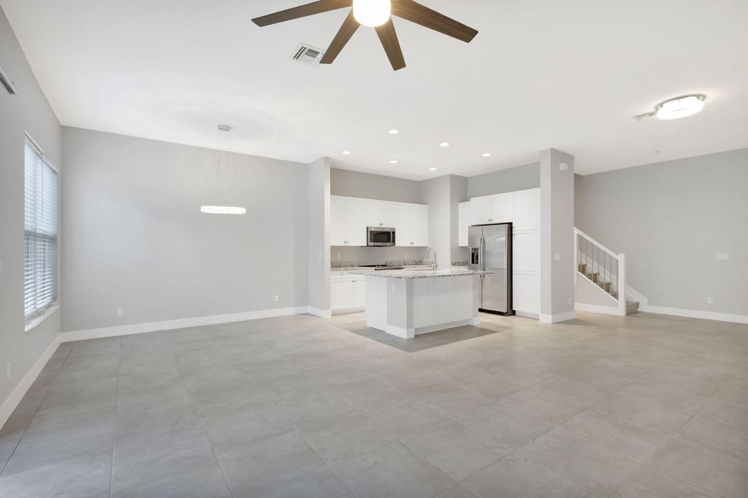 En Renta: $4,350 (3 camas, 2 baños, 2144 Pies cuadrados)