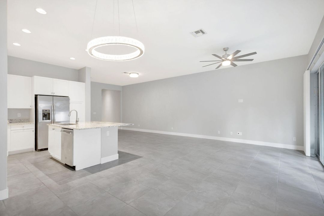 En Renta: $4,350 (3 camas, 2 baños, 2144 Pies cuadrados)