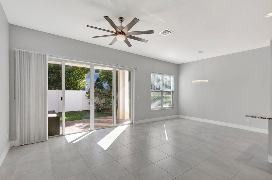 En Renta: $4,350 (3 camas, 2 baños, 2144 Pies cuadrados)