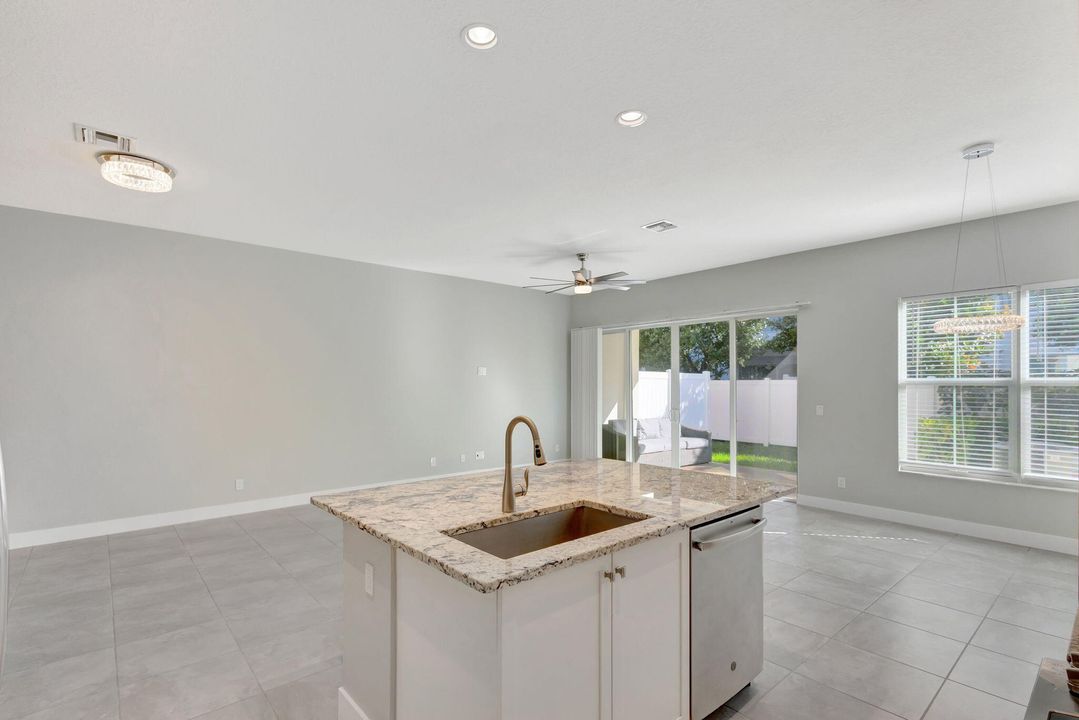 En Renta: $4,350 (3 camas, 2 baños, 2144 Pies cuadrados)