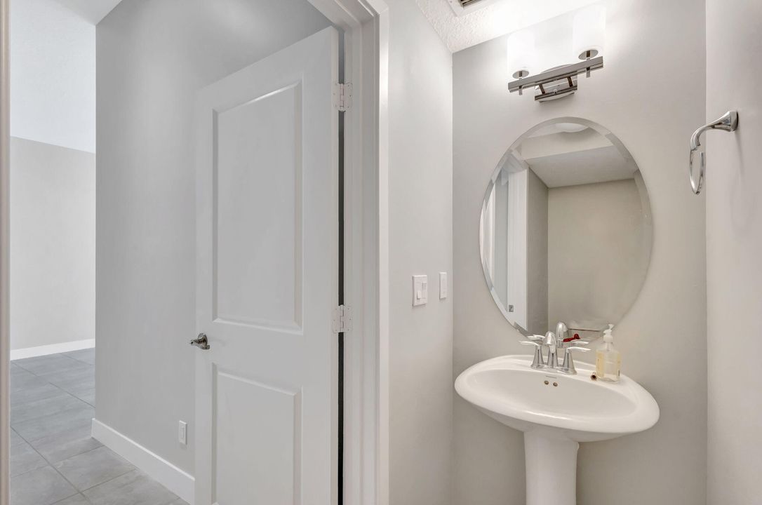 En Renta: $4,350 (3 camas, 2 baños, 2144 Pies cuadrados)