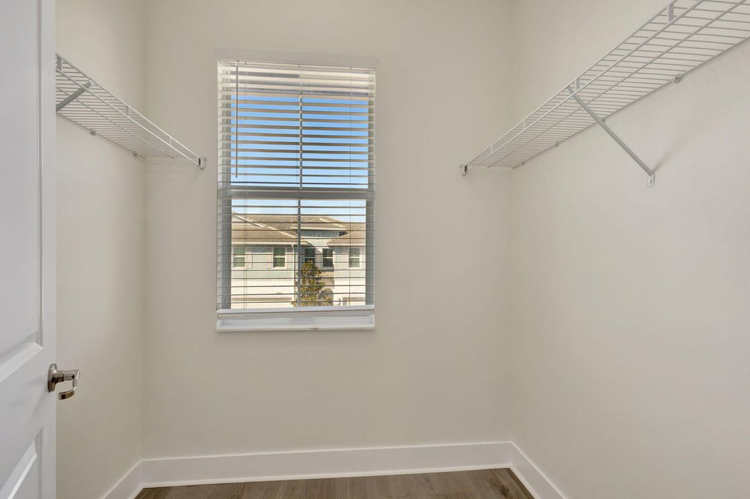 En Renta: $4,350 (3 camas, 2 baños, 2144 Pies cuadrados)