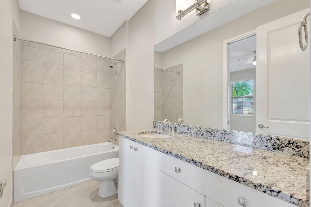 En Renta: $4,350 (3 camas, 2 baños, 2144 Pies cuadrados)