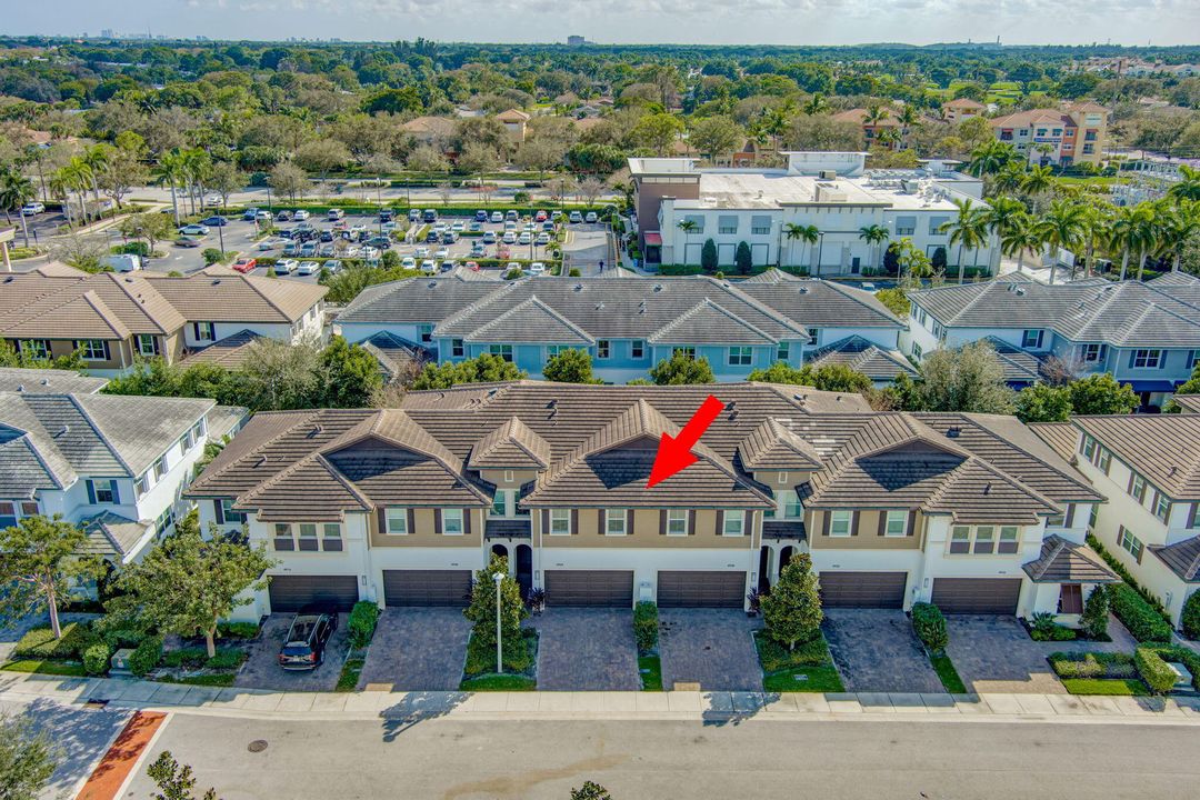 En Renta: $4,350 (3 camas, 2 baños, 2144 Pies cuadrados)