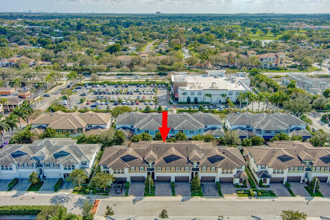 En Renta: $4,350 (3 camas, 2 baños, 2144 Pies cuadrados)