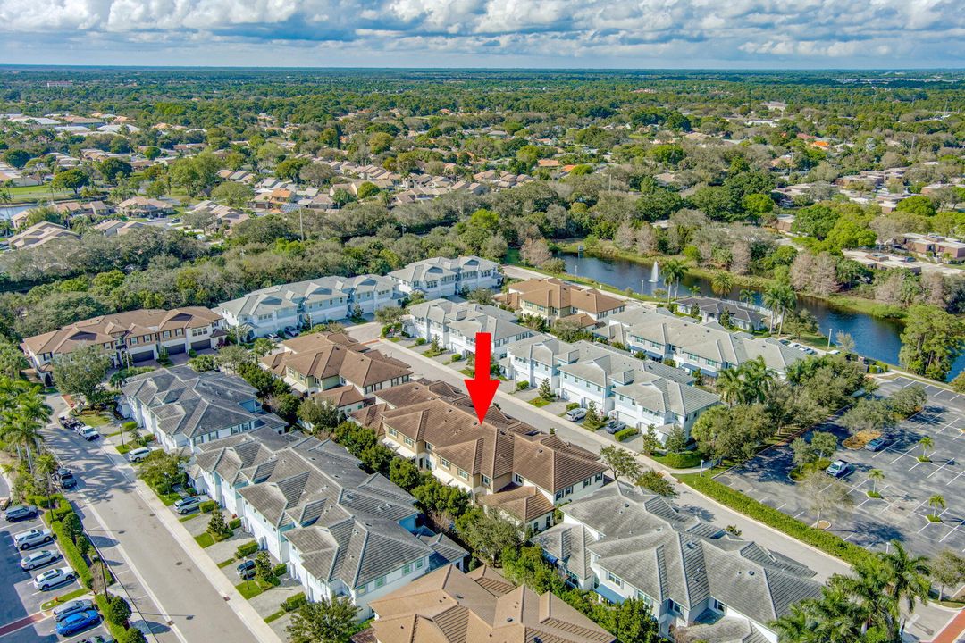 En Renta: $4,350 (3 camas, 2 baños, 2144 Pies cuadrados)