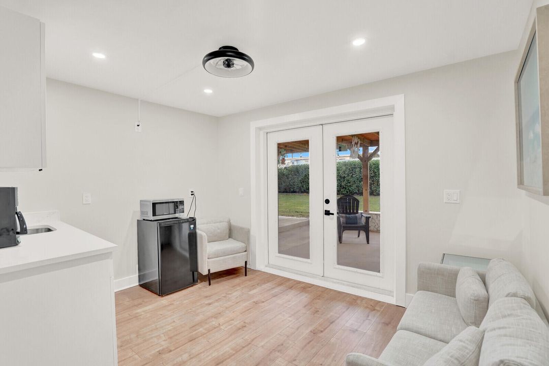 For Rent: $7,200 (3 beds, 3 baths, 1667 Square Feet)