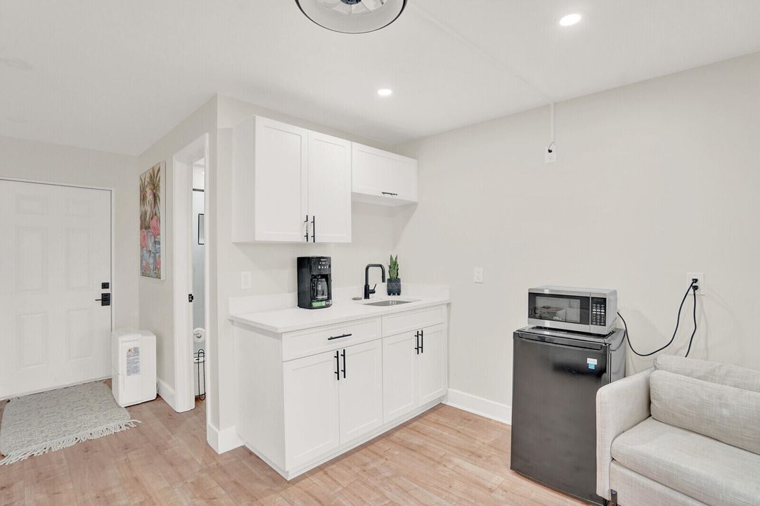 For Rent: $7,200 (3 beds, 3 baths, 1667 Square Feet)