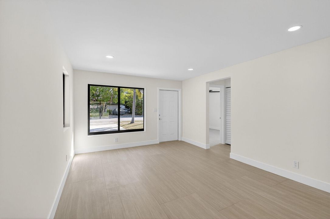 待售: $550,000 (3 贝兹, 2 浴室, 1084 平方英尺)