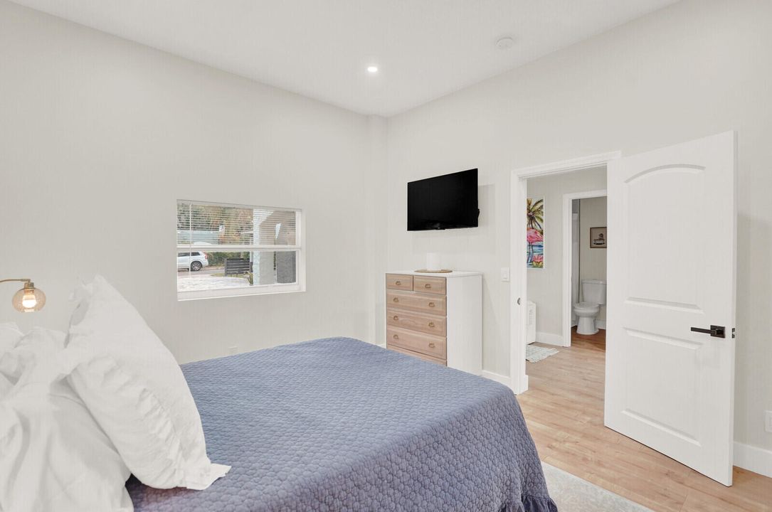 For Rent: $7,200 (3 beds, 3 baths, 1667 Square Feet)