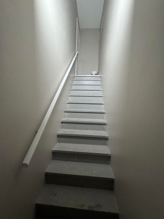 For Rent: $2,700 (3 beds, 2 baths, 1458 Square Feet)