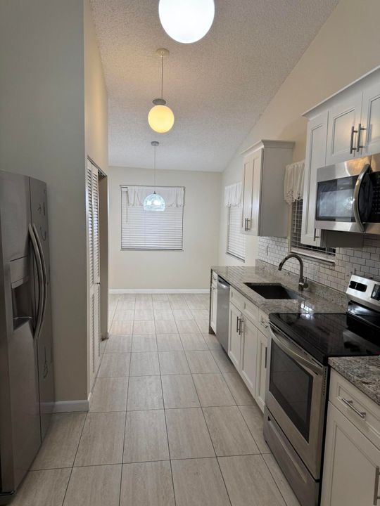 For Rent: $2,700 (3 beds, 2 baths, 1458 Square Feet)